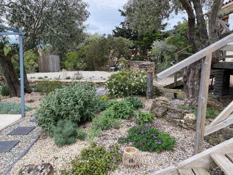Neuve Romantique Montbrun-des-Corbières Exterior foto